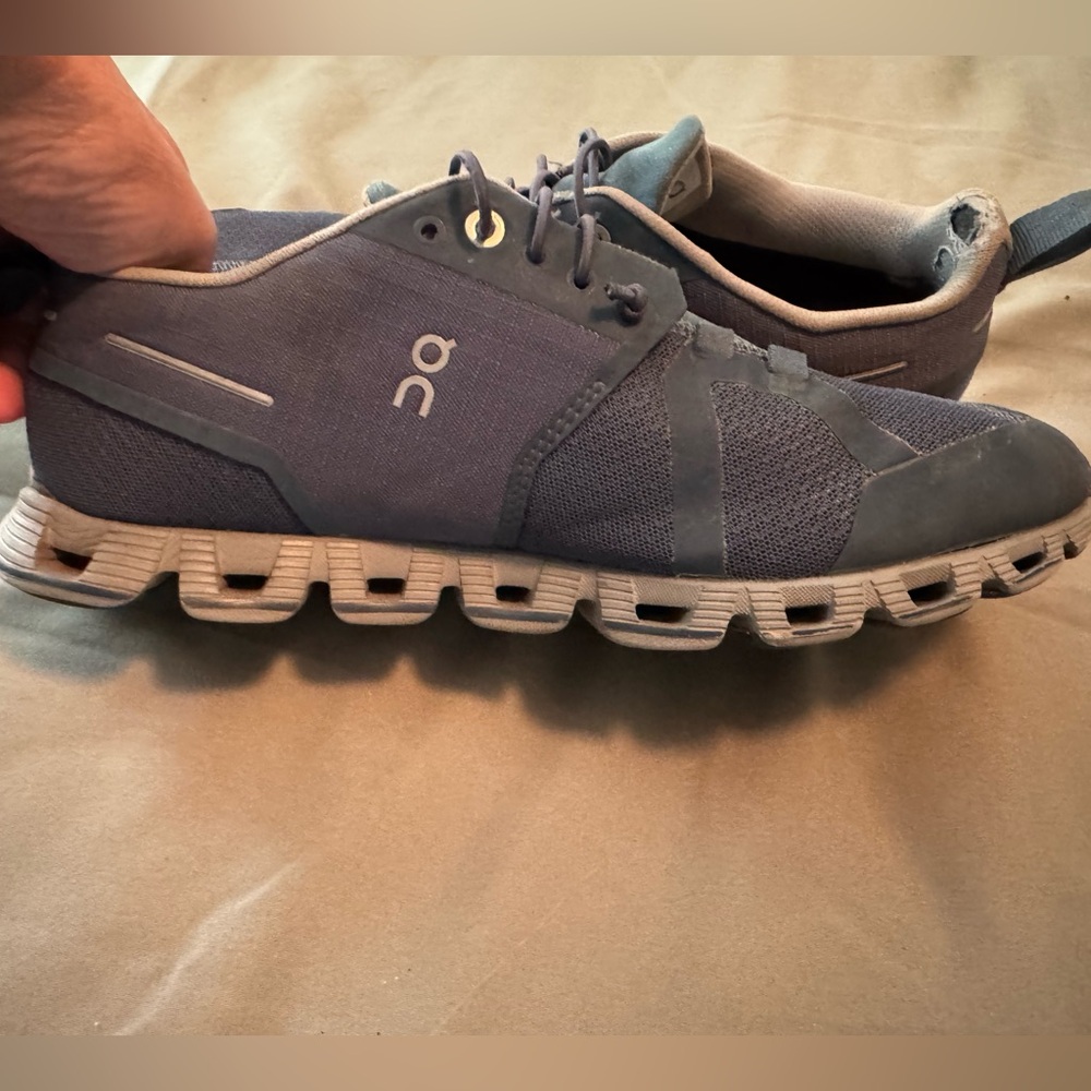 On Cloud Slip On Shoes 7 1/2